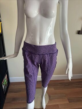 Women’s Purple Striped Capri Pants